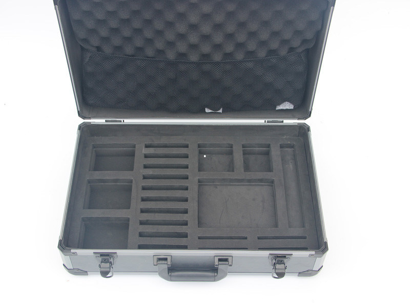 2,2 Kilogramm Gray Aluminum Hard Case With streiften Platte und gestempelschnittenen Schaum-Plan nach innen
