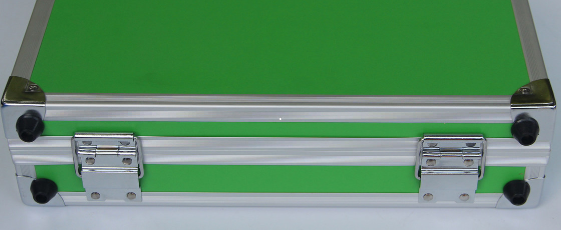 Grüne Alu-Werkzeugkästen, die feuerfeste Speicher-Werkzeuge ToolCcase mit dem Schaum-Zeichnen Innen tragen